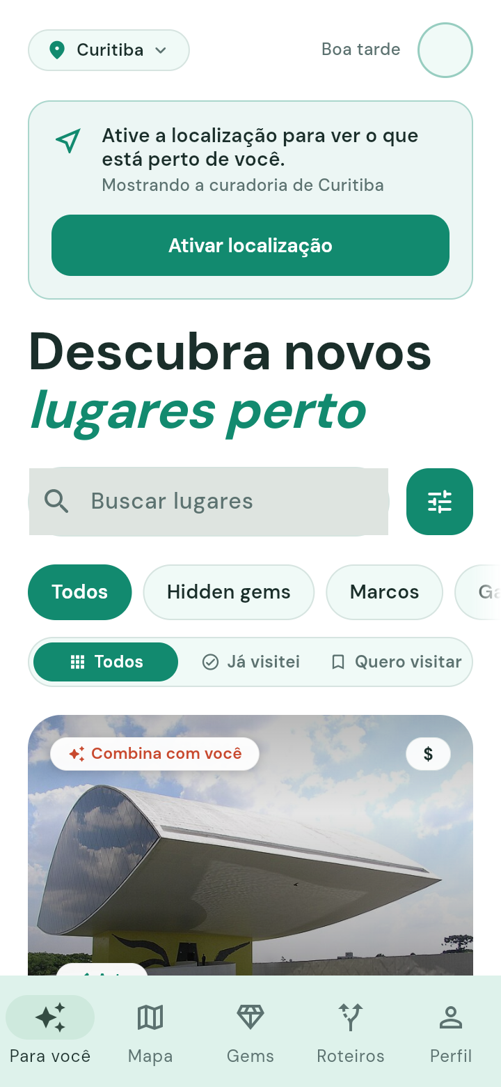 Tela inicial do BoraLá: feed ‘Descubra novos lugares perto’ com seletor de cidade (Curitiba), busca, chips de categoria (Hidden gems, Marcos) e filtros ‘Já visitei’ e ‘Quero visitar’.