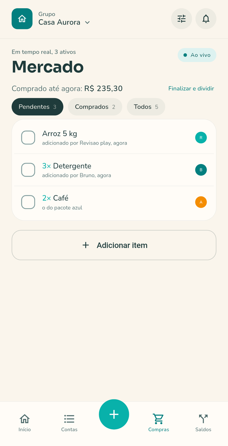 Tela Compras do Quitô: itens pendentes e comprados da lista do grupo, quem adicionou cada um e o botão Finalizar e dividir.